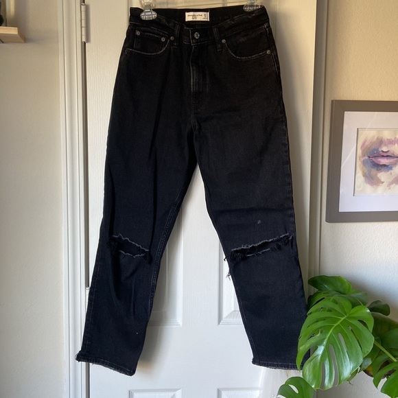 Abercrombie & Fitch Denim - Abercrombie & Fitch | The Mom High Rise Capri Jeans